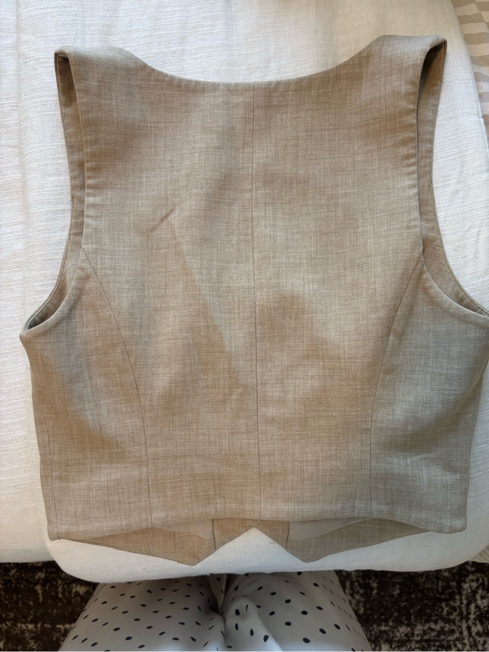 Aritzia- Wilfred Vest - Picture 3 of 3